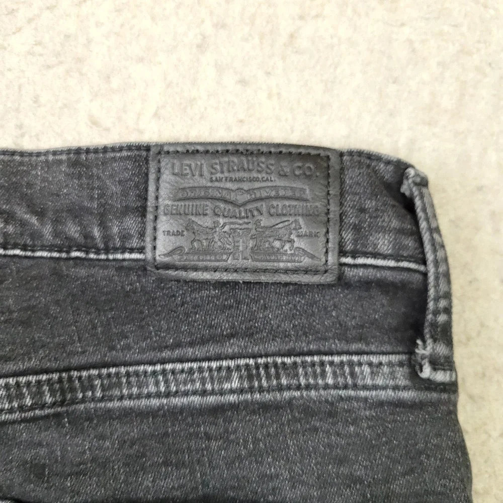 Levis levi 724